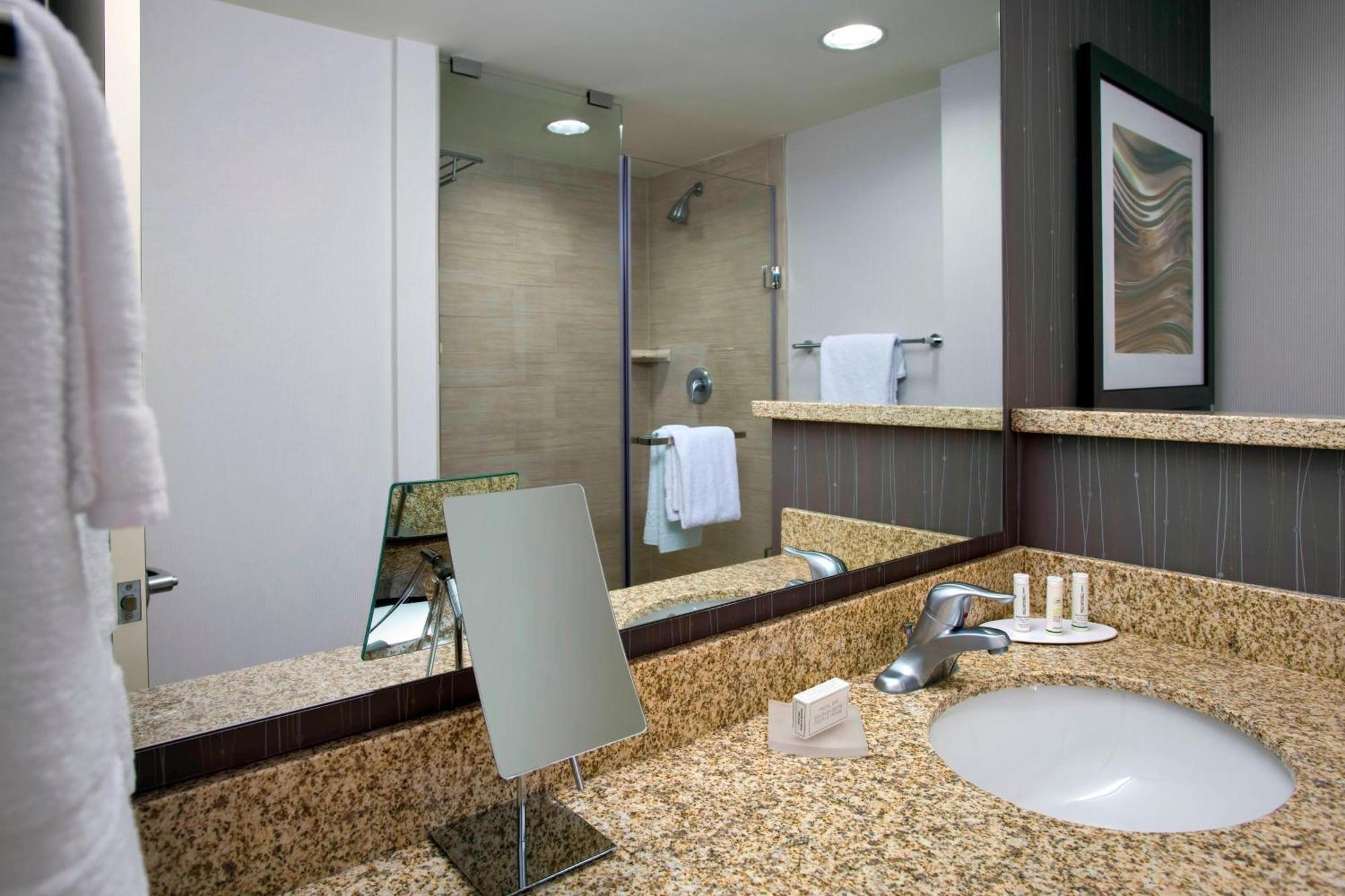 Courtyard By Marriott Philadelphia Lansdale Hotel Exterior photo